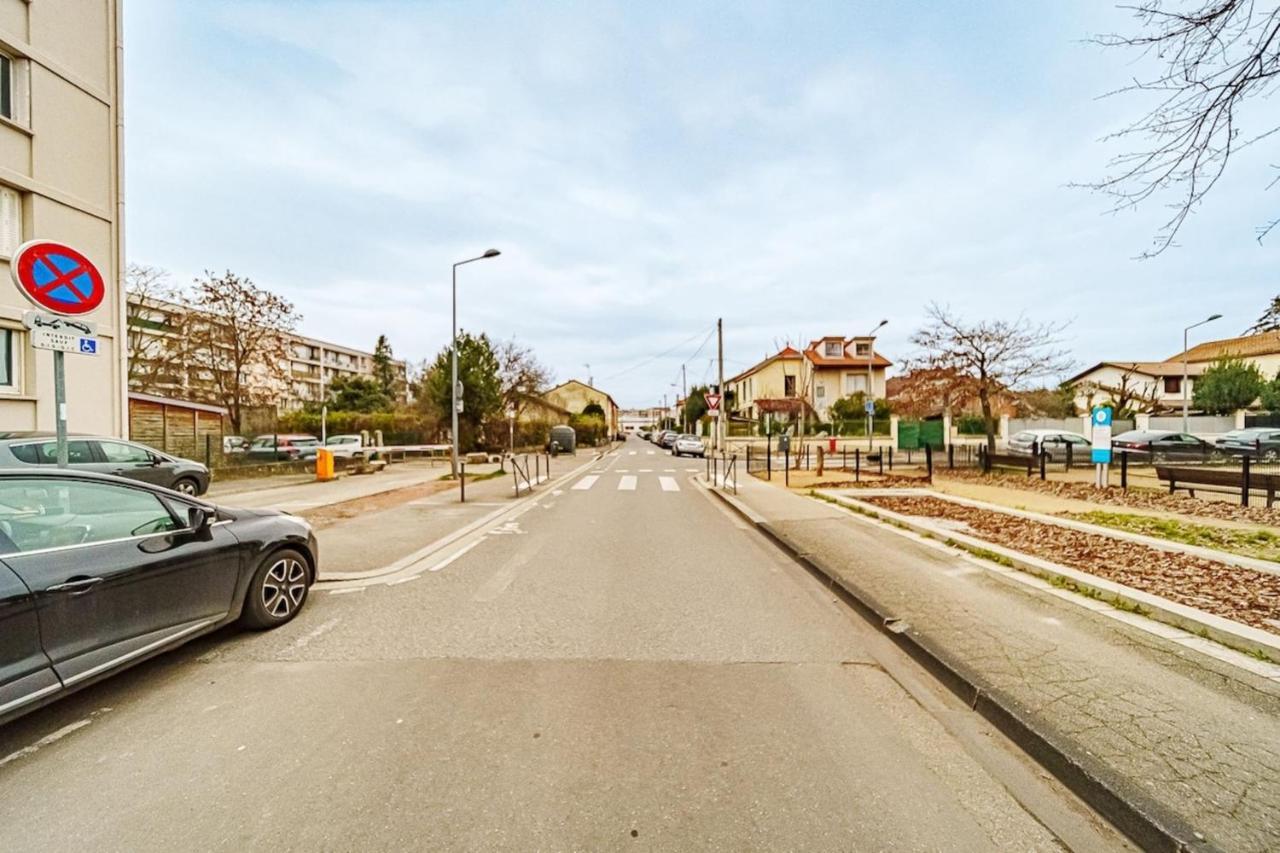 The Billon-Spacious 8 People Balcony-Metro Gratte Ciel Villeurbanne Exterior foto